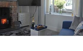 Cosy Seaside Cottage